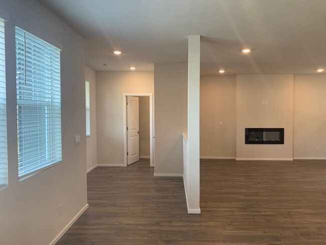 Foto del edificio - BRAND NEW 4 BED/2.5 BATH HOME! MOVE IN NOW...