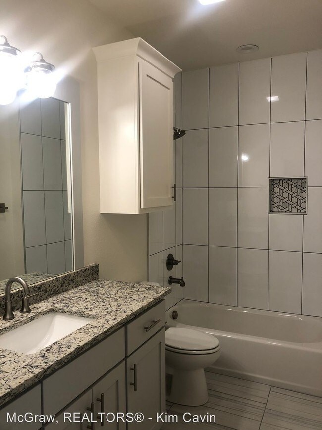 Building Photo - 2 br, 2 bath Apartment - 3505 E. 21st St.