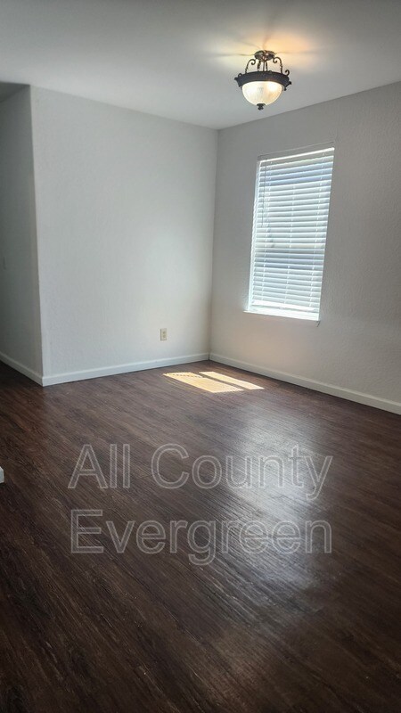 Foto del edificio - 540 Burnett Ave S