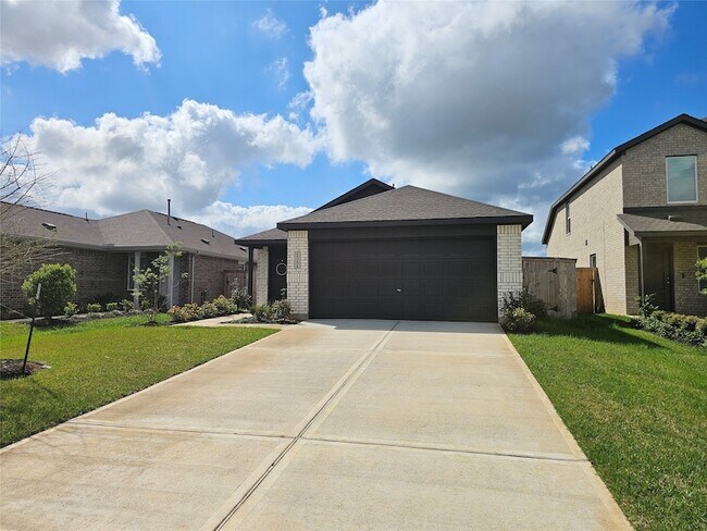 Building Photo - 28751 Texas Plns Dr