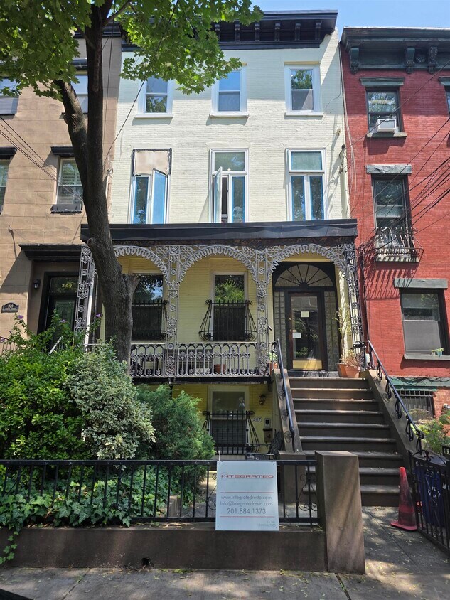 Foto principal - 207 Garden St