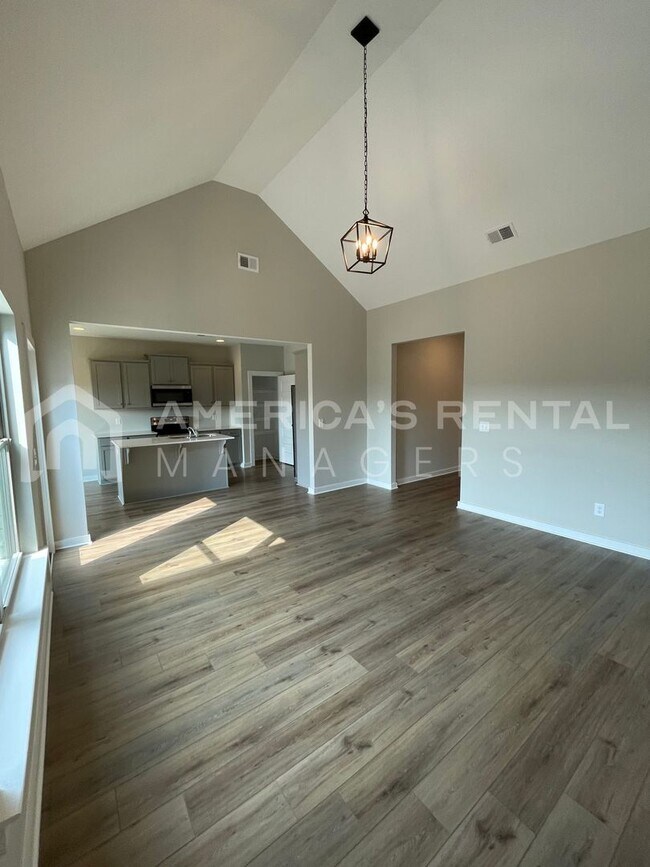 Building Photo - Home for Rent in Brookwood, AL!!! Sign a 1...