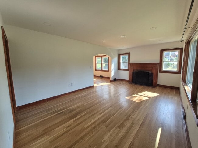 Foto del edificio - 250 Gillespie Dr NE
