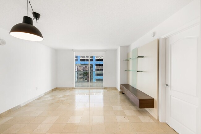 Building Photo - 2101 Brickell Ave