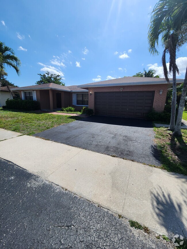Building Photo - 6311 NW 90th Ave