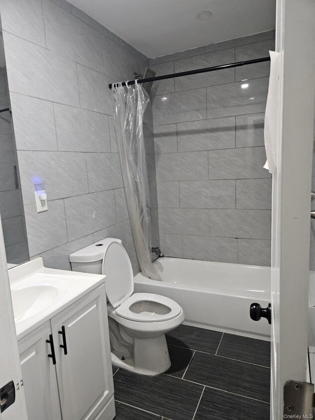 Foto del edificio - 103-15 217th Pl