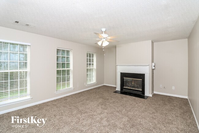 Foto del edificio - 1272 Creekview Cir