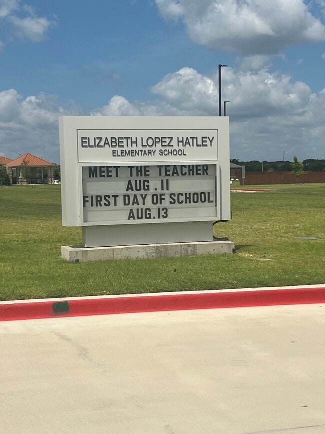 Foto del edificio - 1028 : Ingalls Pk Ln