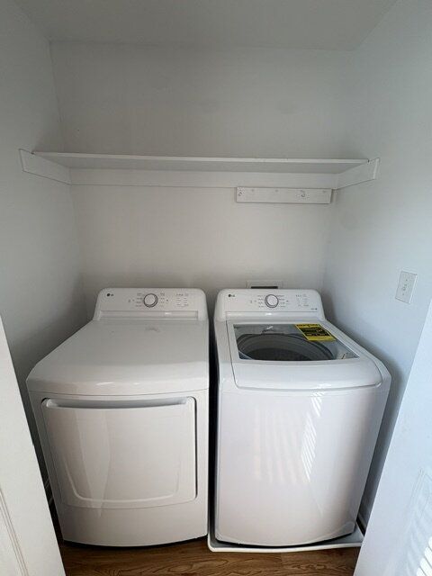 Building Photo - 4009 Lucerne Ct