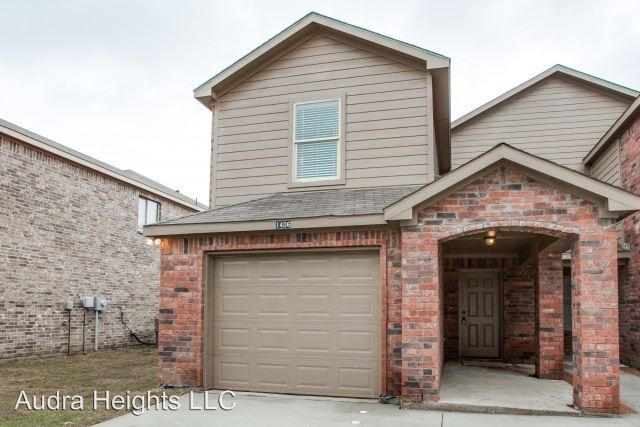 Building Photo - 1220 Bayfield Dr