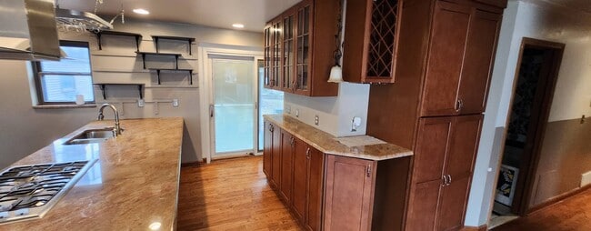 Cabinets - 31441 Sheridan St