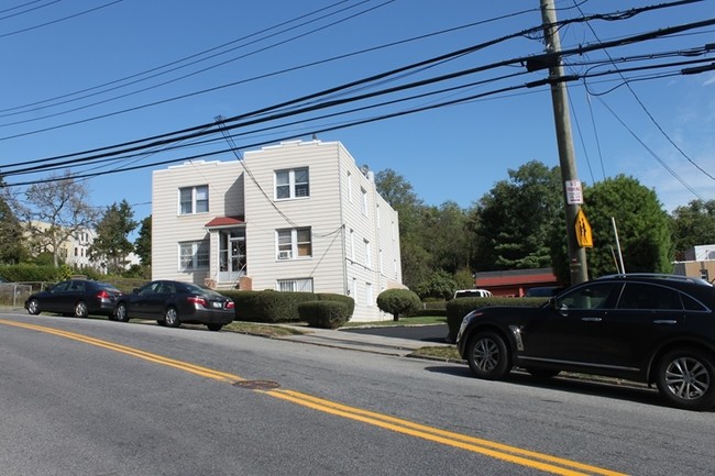Building Photo - 69 Spruce St