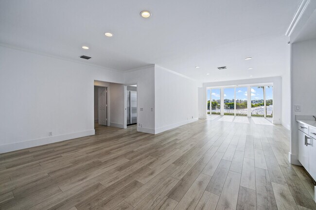 Building Photo - 226 Eagle Dr