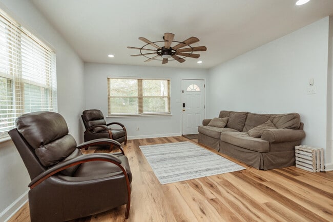 Building Photo - 5439 Penny Creek Rd