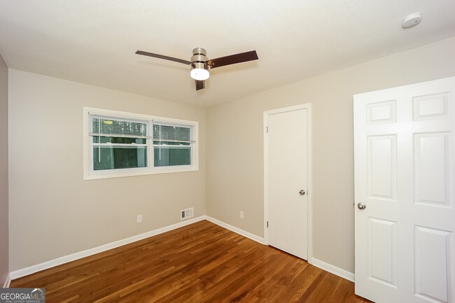 Building Photo - 3210 Linden Garden Dr