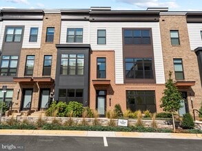 Building Photo - 2015 Tysons Ridgeline Rd