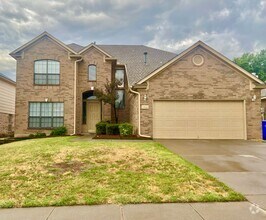 Building Photo - 2532 Weymouth Way