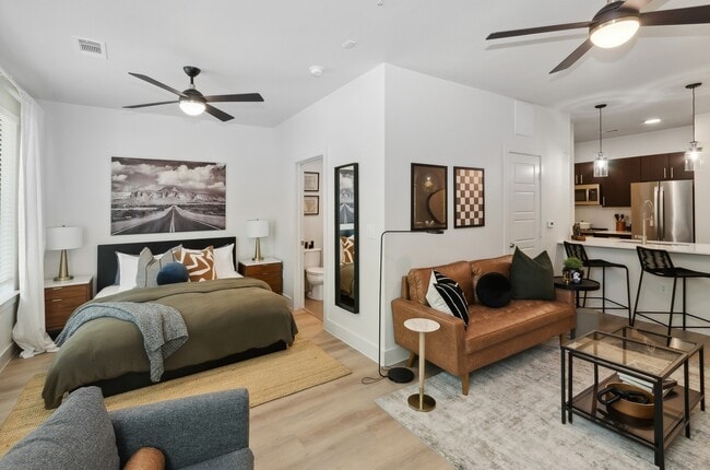 Kitchen - AMLI at the Ballpark