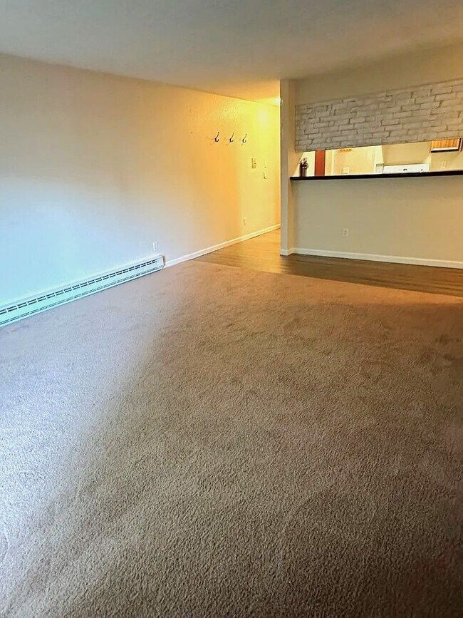 Building Photo - 545 E 11th Ave