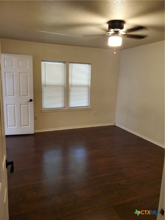 Foto del edificio - 826 N Bowie St