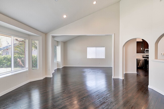 Building Photo - Beautiful 3 Bedroom Sylmar Home