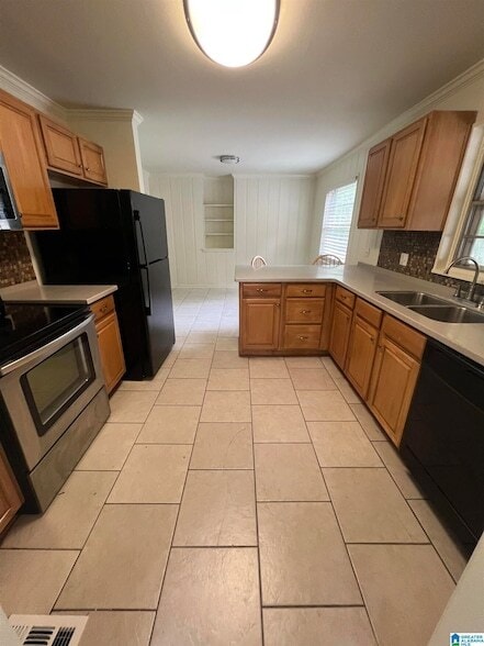 Building Photo - 308 Rosewood St