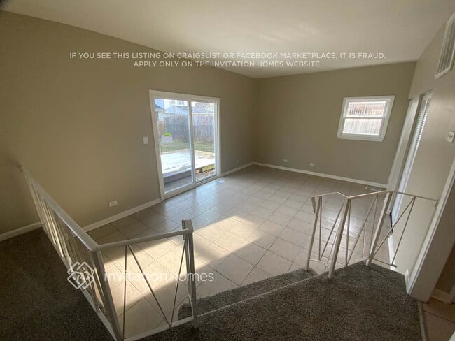 Building Photo - 906 E Sayles Dr