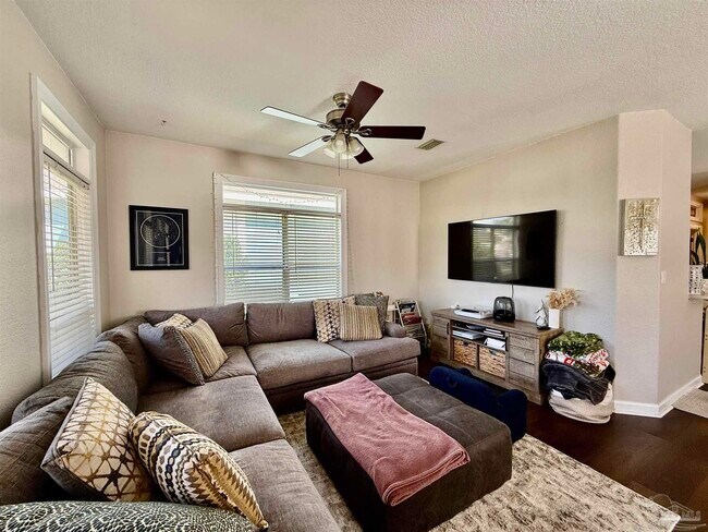 Foto del edificio - 1313 E Strong St