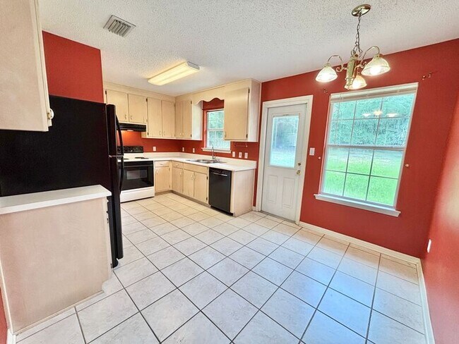 Foto del edificio - 7514 Bowers Dr