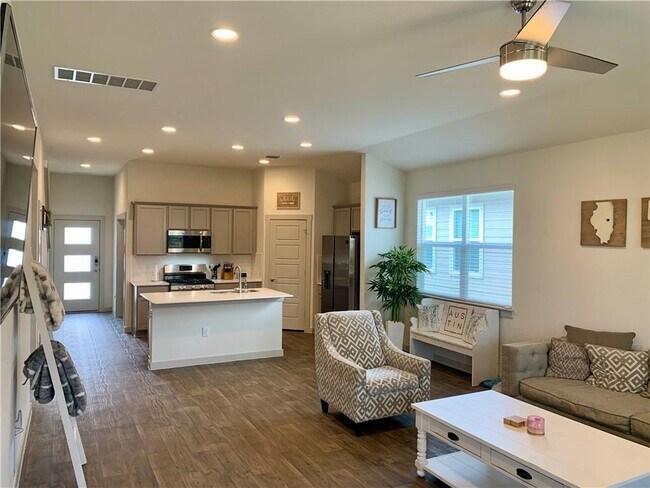 Building Photo - 13216 Bryson Dr
