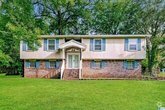 Building Photo - 636 Cresap Cir NE