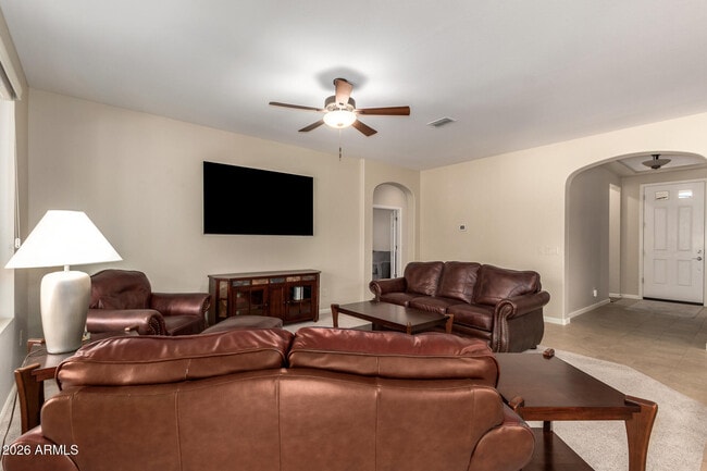 Foto del edificio - 16508 W Almeria Rd