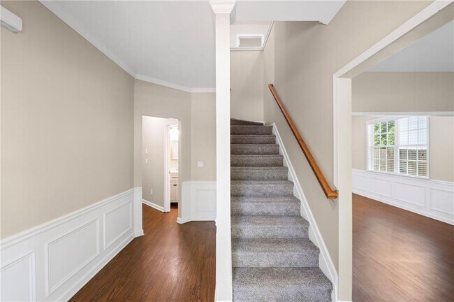 Foto del edificio - 1346 Dukes Creek Dr