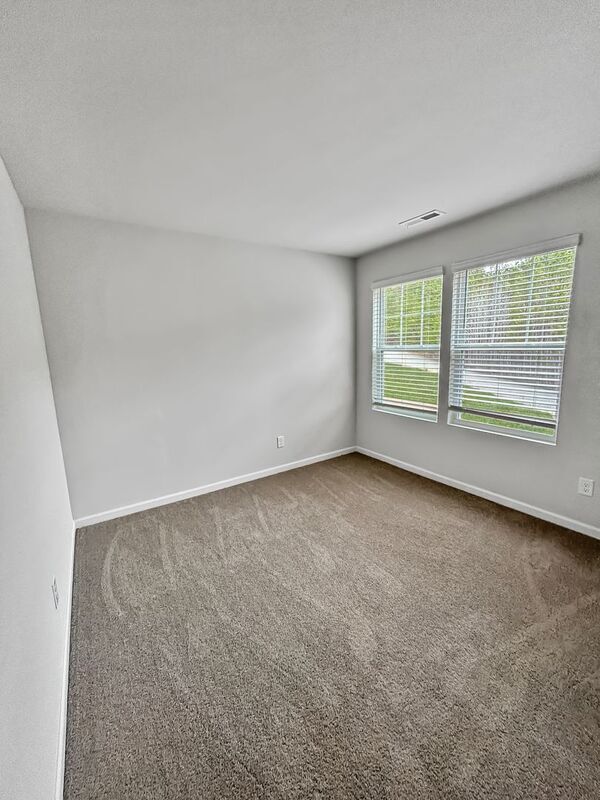 Building Photo - 109 Big Bertha Dr