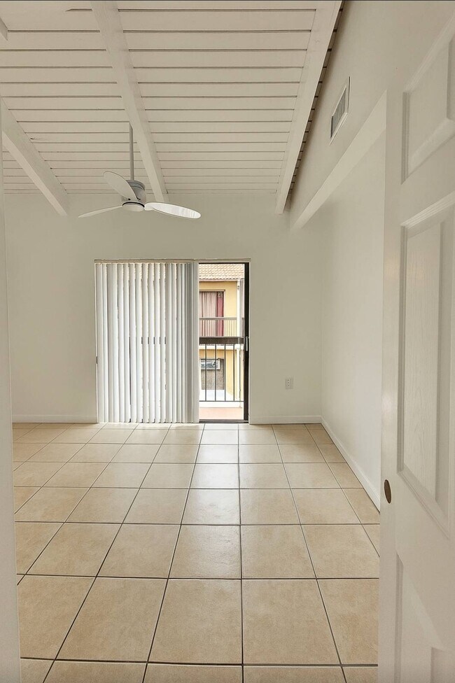 Foto del edificio - 1919 SW 107th Ave