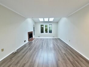 Building Photo - 781 Spinnaker Ct