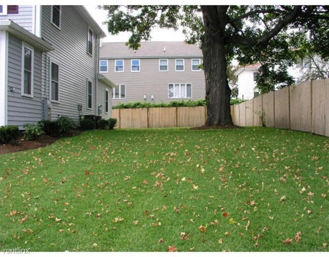 Building Photo - 3 br, 2.5 bath Townhome - 41 West St