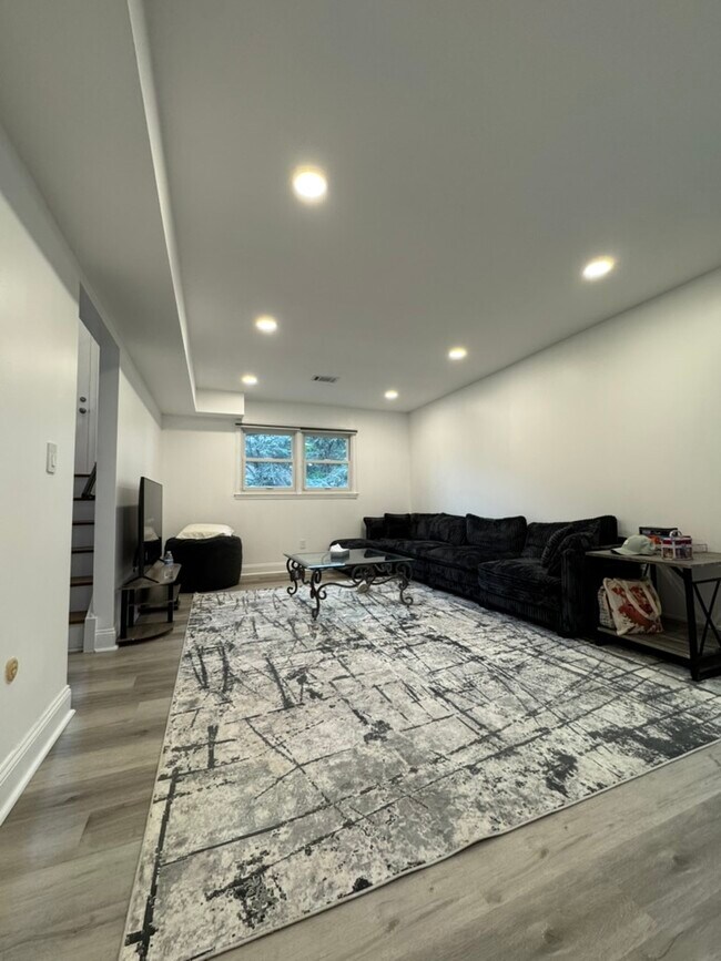 Foto del edificio - 201 Freehold St