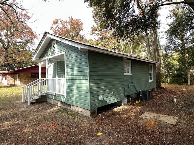 Building Photo - 1528 S Lartigue Ave