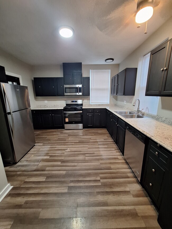 Foto del edificio - 627 E 7th Ave