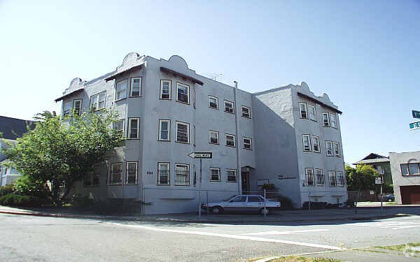Building Photo - 1444 1st Ave