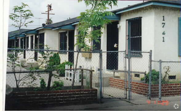 Primary Photo - 1721 Pine Ave