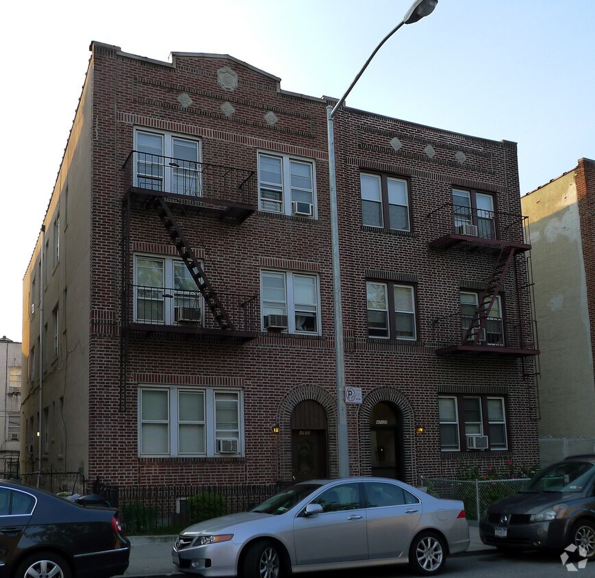 Foto del edificio - 47-35 43rd St