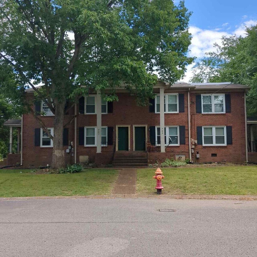 Primary Photo - 725 Holder Dr