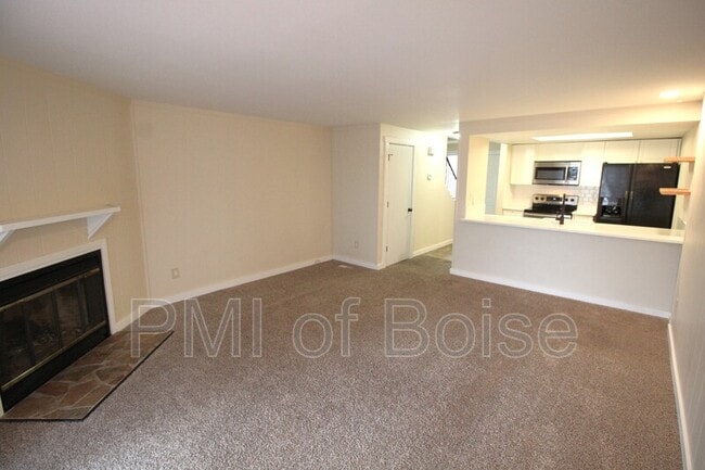 Foto del edificio - 6236 Coach Royale Ln