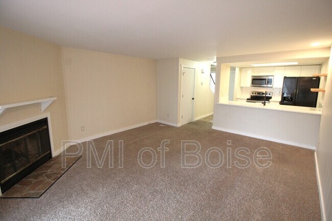Building Photo - 6236 W Coach Royale St