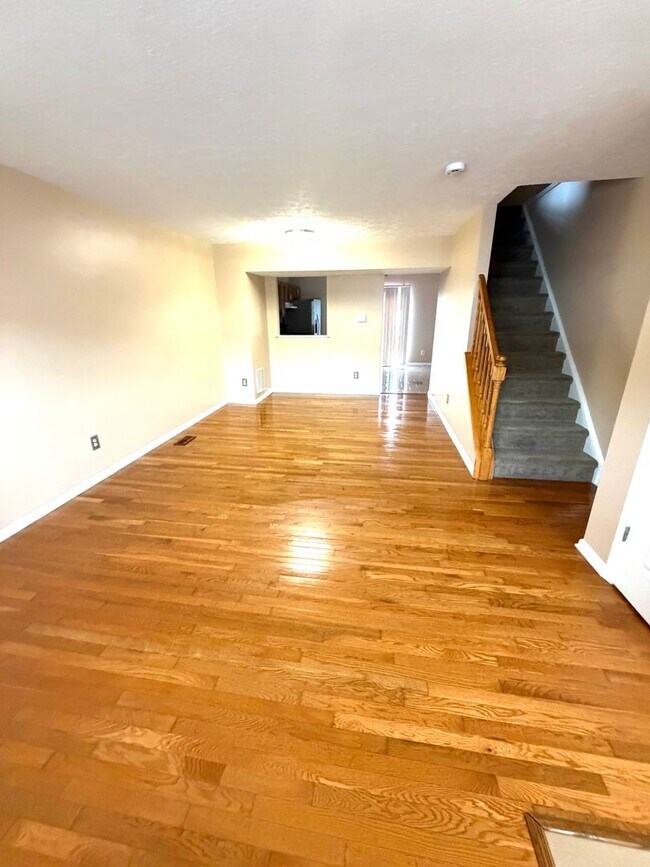 Foto del edificio - Edgewood 2 Bedroom End of Group For Rent!