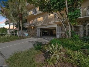 Building Photo - 12215 W Dixie Hwy