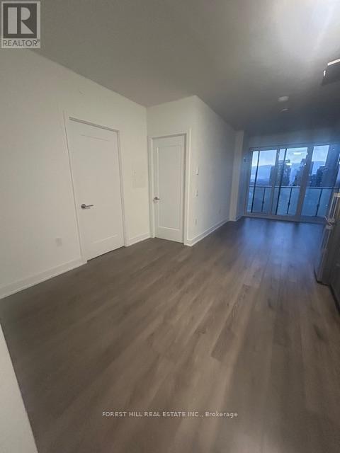 Building Photo - 575 Bloor St E