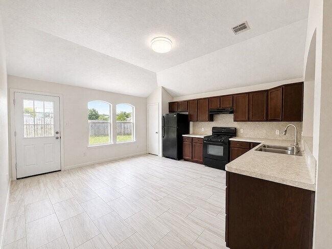 Building Photo - 1711 Dixon Ln